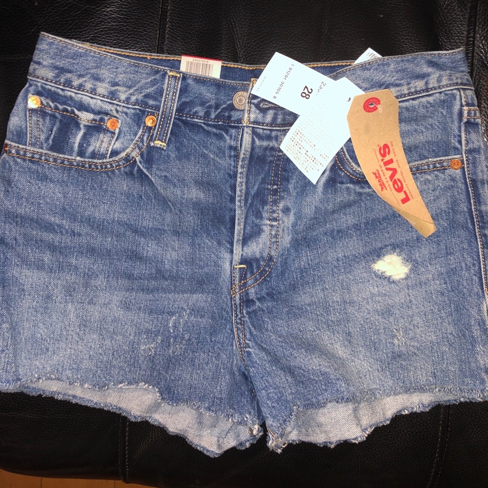 Levi’s Shorts brand new size 28